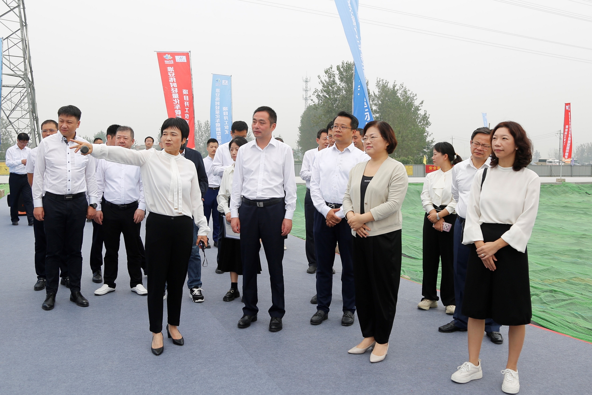 淮安皇家88轻量化车载新型显示组件项目开工建设3.JPG